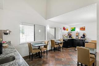 Quality Inn & Suites Junction - 6