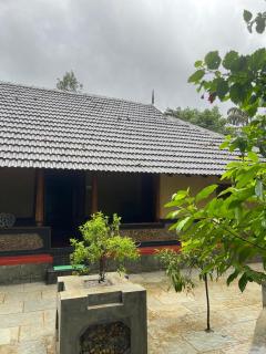 Aravanazhi tharavadu - 1