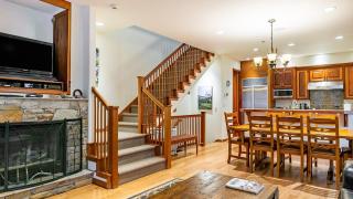 Pacific Street Townhome 514B by AvantStay Cute Townhouse in the Heart of Telluride - 2