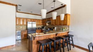 Twin Chutes by AvantStay Beautiful Ski in Ski out Condo w access to Hot Tub Gym - 1