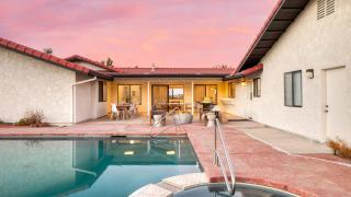 Lava Rocks by AvantStay Gorgeous Desert Haven w Pool Hot Tub Fire Pit Ping Pong - 2