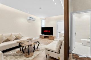 Modern 1BR 75 TV Prime Spot Self-Entry 26 - 1