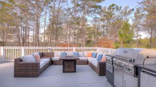 Coconut Cove by AvantStay Deck w Hot Tub Access to 2 Pools - 6