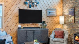 Jeffrey Pines Lofted Cabin Minutes to Lake A-Frame-Inspired Design Deck - 1