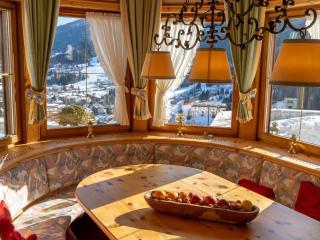 Bad Kleinkirchheim Lush and Spacious Villa with Indoor Pool and Wellness - Seven Bedroom Villa - 4