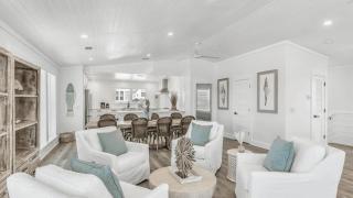 30A Beach Music by AvantStay Pool w Gulf Views Golf Cart - 1