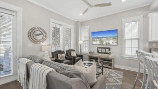 30A Emerald Waters by AvantStay Pool Bikes Bonfires - 5