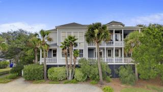 2701 Palm Boulevard by AvantStay Steps to the Beach Ping Pong Putting Green - 6