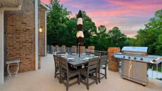 Shoreway Cove by AvantStay Waterfront Pool Dock - 9