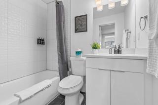 Stylish Gem in Midtown Steps to Nightlife - 8