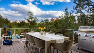 Cathedral View by Avantstay Pool Table Hot Tub - 8