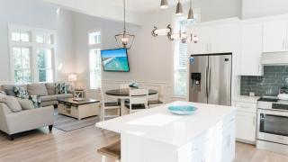 Walk to Beach 2 Shared Pools Enclosed Porch Bikes 30A Hideaway by AvantStay - 8