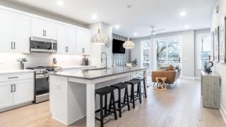 Monty by AvantStay 4BDR 4BA Balcony w Outdoor Seating 5mins to DT - 4