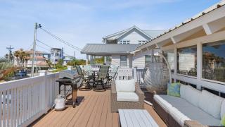 Beach Retreat w Sundeck Golf Cart Bikes Bungalow House by AvantStay - 9