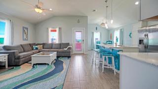 Port A Getaway Games Grill Close to Beach Sandy Feet Retreat by AvantStay - 3