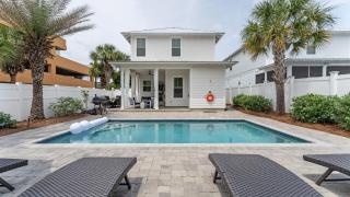 Pool Patio Outdoor Dining Walk to Shore Pier Park Sanctuary on Sands - 9