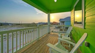 Priv Pool Covered Patio Lounge w Bar Sunset Views Green Gecko by AvantStay - 7