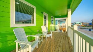 Priv Pool Covered Patio Lounge w Bar Sunset Views Green Gecko by AvantStay - 2