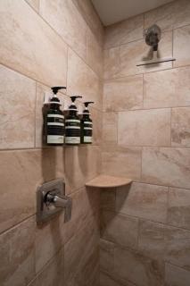 Downtown Urban Retreat 6 Beds Perfect for Groups - 4