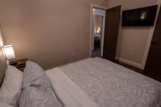 Downtown Urban Retreat 6 Beds Perfect for Groups - 3