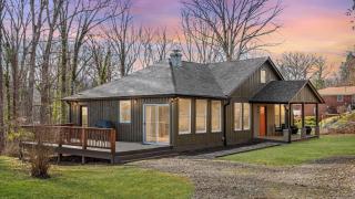 Sage Lodge by AvantStay 15 Min to Downtown Deck - 5