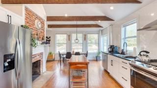 Sage Lodge by AvantStay 15 Min to Downtown Deck - 1
