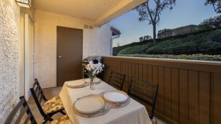 Walk to Beach Pool Hot Tub Private Patio Parking Seabreeze Retreat - 5