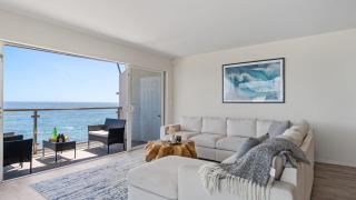 Big Rock Beach Retreat with Oceanfront Balconies Direct Beach Access Sweeping Sunset Views Pacific Coast Outlook by AvantStay - 4