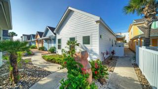 Pool Playground Patio Living Family-Friendly Clamshell Cottage by AvantStay - 5