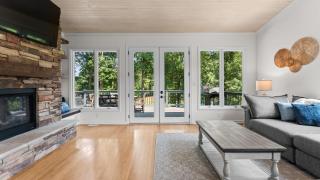 Coves End by AvantStay Dock Game Room Fire Pit Forest Views - 2
