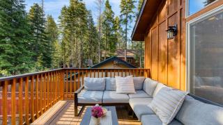 Washoe Chalet by AvantStay Game Room Hot Tub Putting Green Fire Pit - 7
