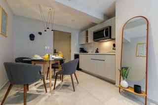 Capitalia 24 7 Security Elevator & Fast Wi-Fi - 6