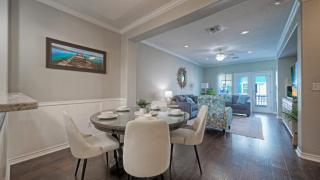 Stylish Condo w Pool Spa Access Wak to Beach Beach Breeze by AvantStay - 4