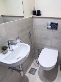 2br Duplex In Masdar 5 Mins To Abu Dhabi Airport - 2