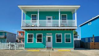 2 Blocks to the Beach Pool Patio w Bar Awave from it All by AvantStay - 9