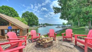Stay Awhile by AvantStay Lakefront Pool Dock - 1