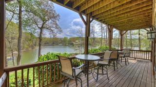 Lakeside Lodge by AvantStay Hot Tub Dock - 3