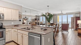 Bahama Breeze by AvantStay Gulf Front 2 Pools Beach Chairs Included - 2