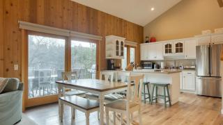 Arrowhead Lakeside Escape by AvantStay 3min Walk to Lake Private Beach Access - 1