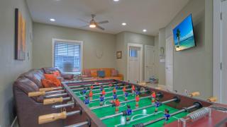 Sleeps 19 2 Homes w Pool FoosballShuffleboard Mins to the Beach Shops - 5