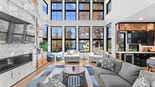 The Grand on Greenbay-7 bedrooms Sleeps 20 Modern new build - 9