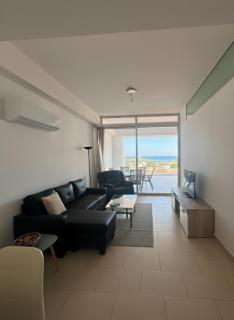 Beautiful Seaview Apt - 3 min Walk to Beach - 7