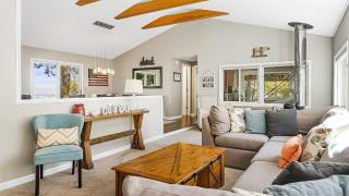 Cabin in the Sky by AvantStay Deck w Views - 7