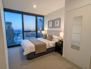 Brisbane luxe city living in the sky - 7
