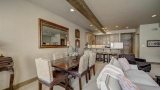 7 Condos Ski-inSki-Out Hot Tubs Sleeps 30 Mont Cervin by AvantStay - 5