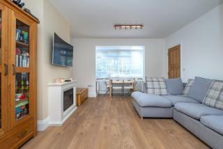 Spacious 3BDR Home with Workspace in Prime Spot - 9