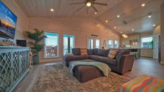 Private Pool Covered Patio 4 Blocks to Beach Bourbon Breeze by AvantStay - 5