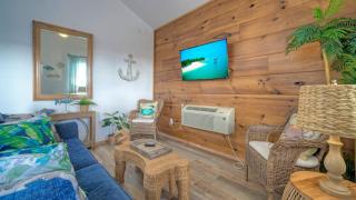 Fish Camp Cottage by AvantStay Shared PoolViews - 8