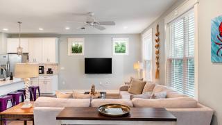 Gulf Coast Gem by AvantStay 3 blocks to Beach Town Plaza Community Pool - 3