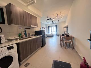 Near MMU UOC Couple 2pax Studio Modern Home - 4
